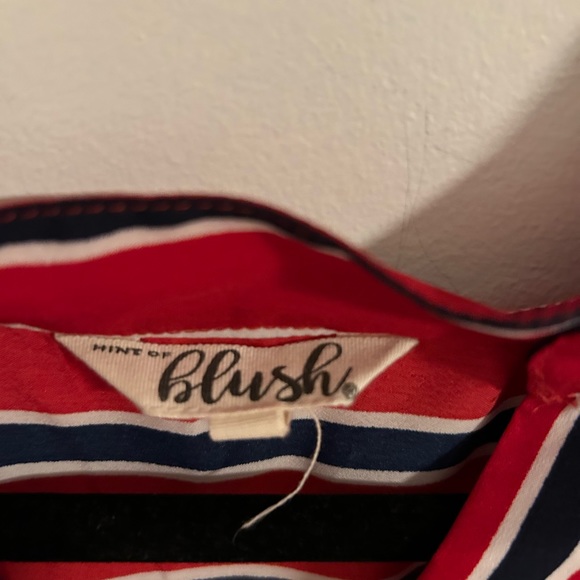 A Hint of Blush Summer Dress - Picture 4 of 7